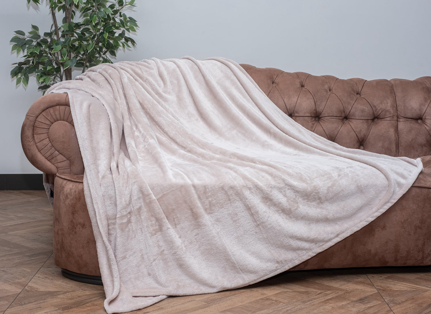 Soft Fleece Beige TV Blanket Couch Bed Throw 